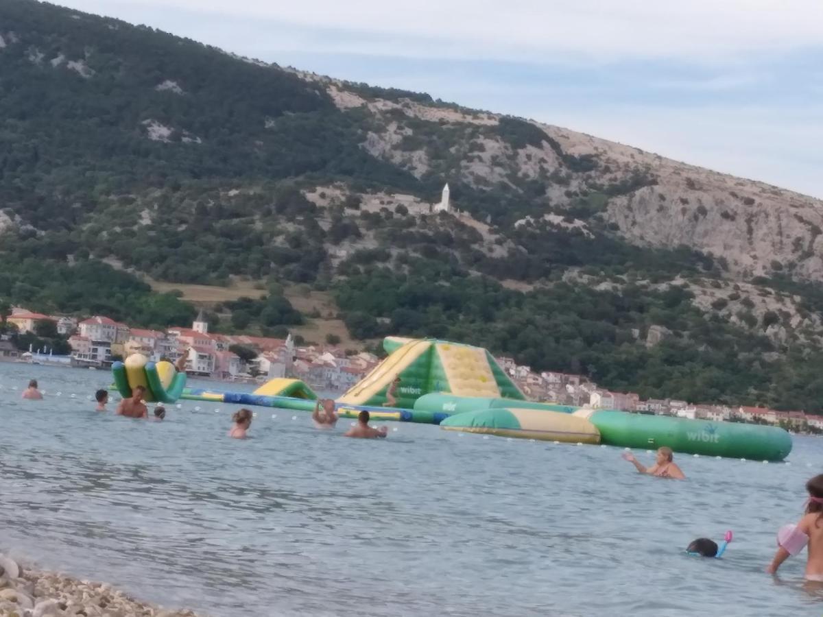 Apartmani Baska S Pogledom Na More Exteriör bild